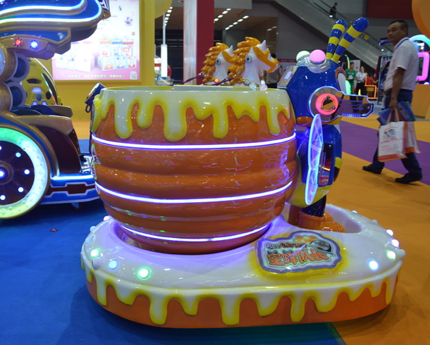 蜜蜂隊長游樂設備           