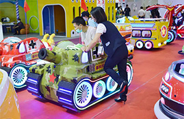 廣場(chǎng)游樂車一次20元10分鐘，廣場(chǎng)小火車30元8分鐘，父母覺得不值的？