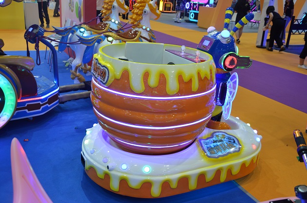 蜜蜂隊長-游樂設備-碰碰車 蜜蜂隊長-游樂設備-碰碰車