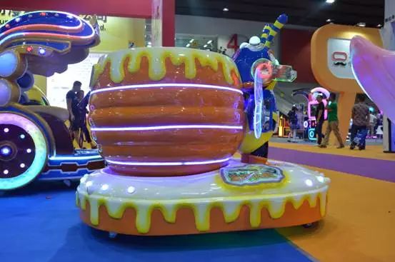 游樂設(shè)備-碰碰車 游樂設(shè)備-碰碰車