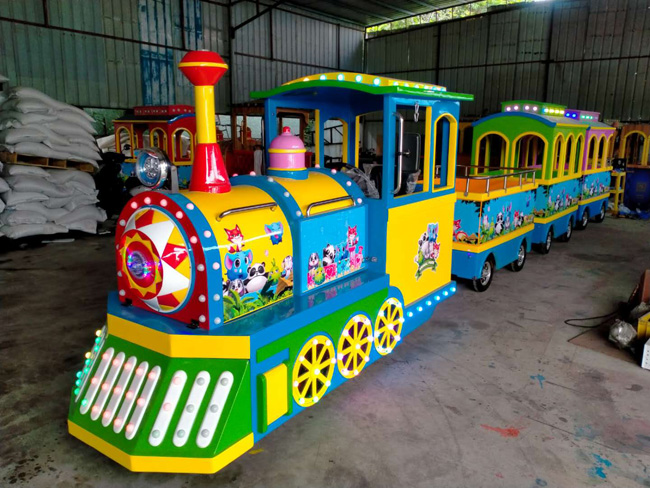 小火車(chē)游樂(lè)設(shè)備